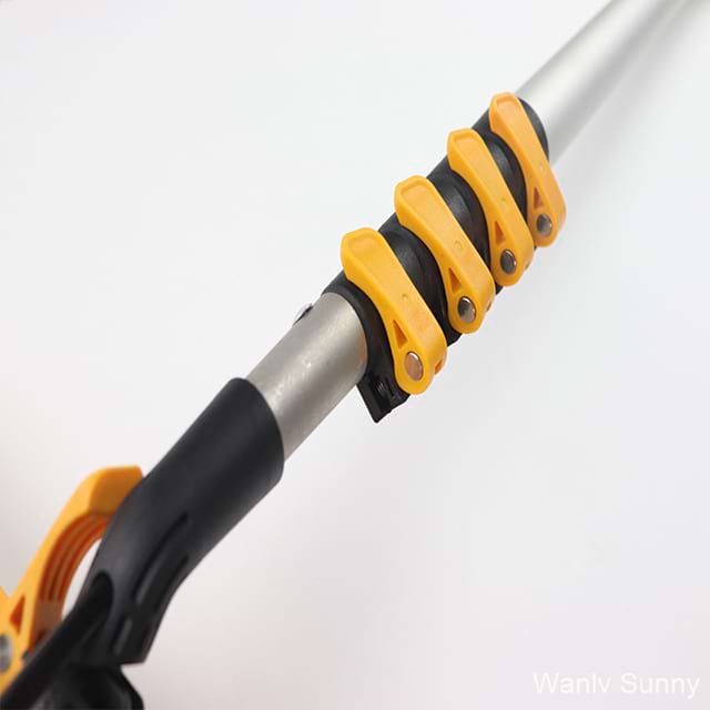Manual Water Spray Cleaning Brush