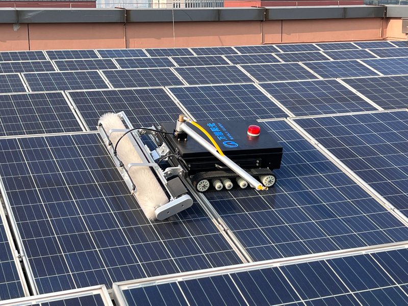 Smart Solar Panel Cleaning Robot Machine with Electric Cleaning Brush