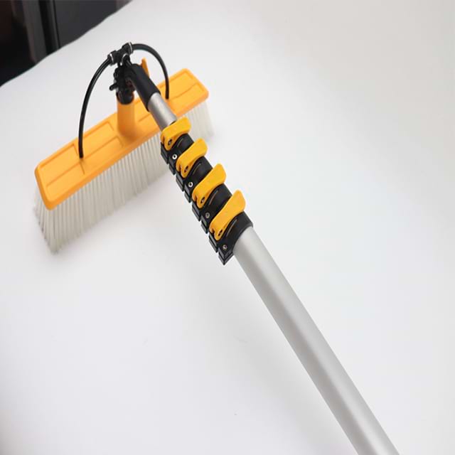 Manual Water Spray Cleaning Brush