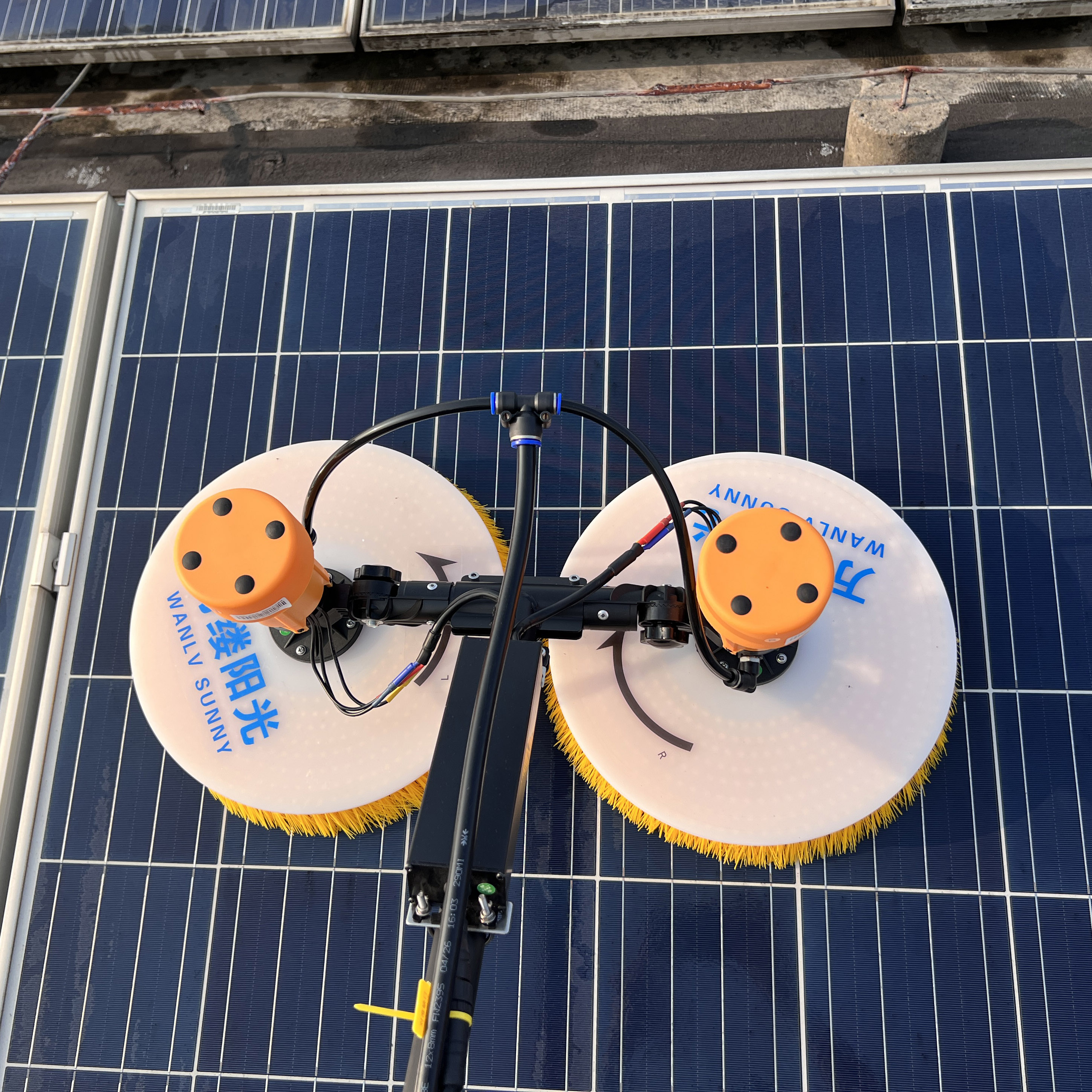 Handheld Electronic Efficient Double-Head Brush for Solar Panel Cleaning