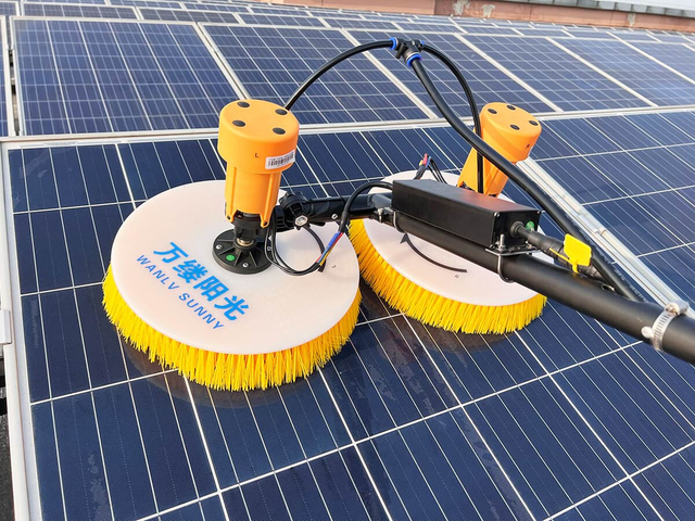 Double-Head Brush For Rooftop PV Model Cleaning