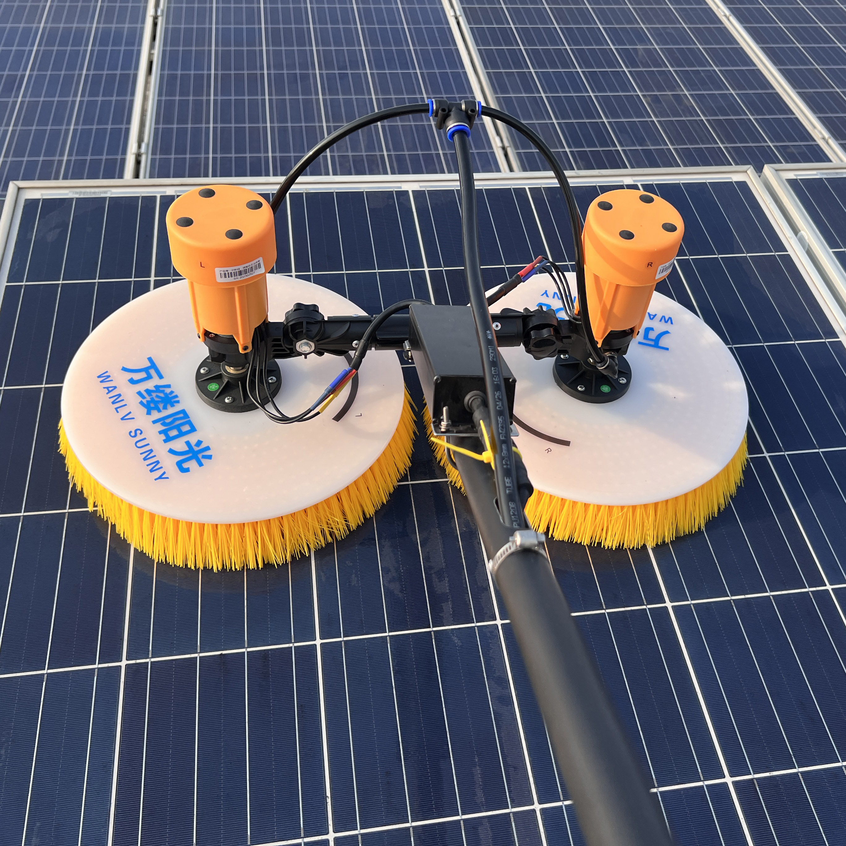 Portable Lithium Battery Double-Head Rotating Brush for Photovoltaic Cleaning