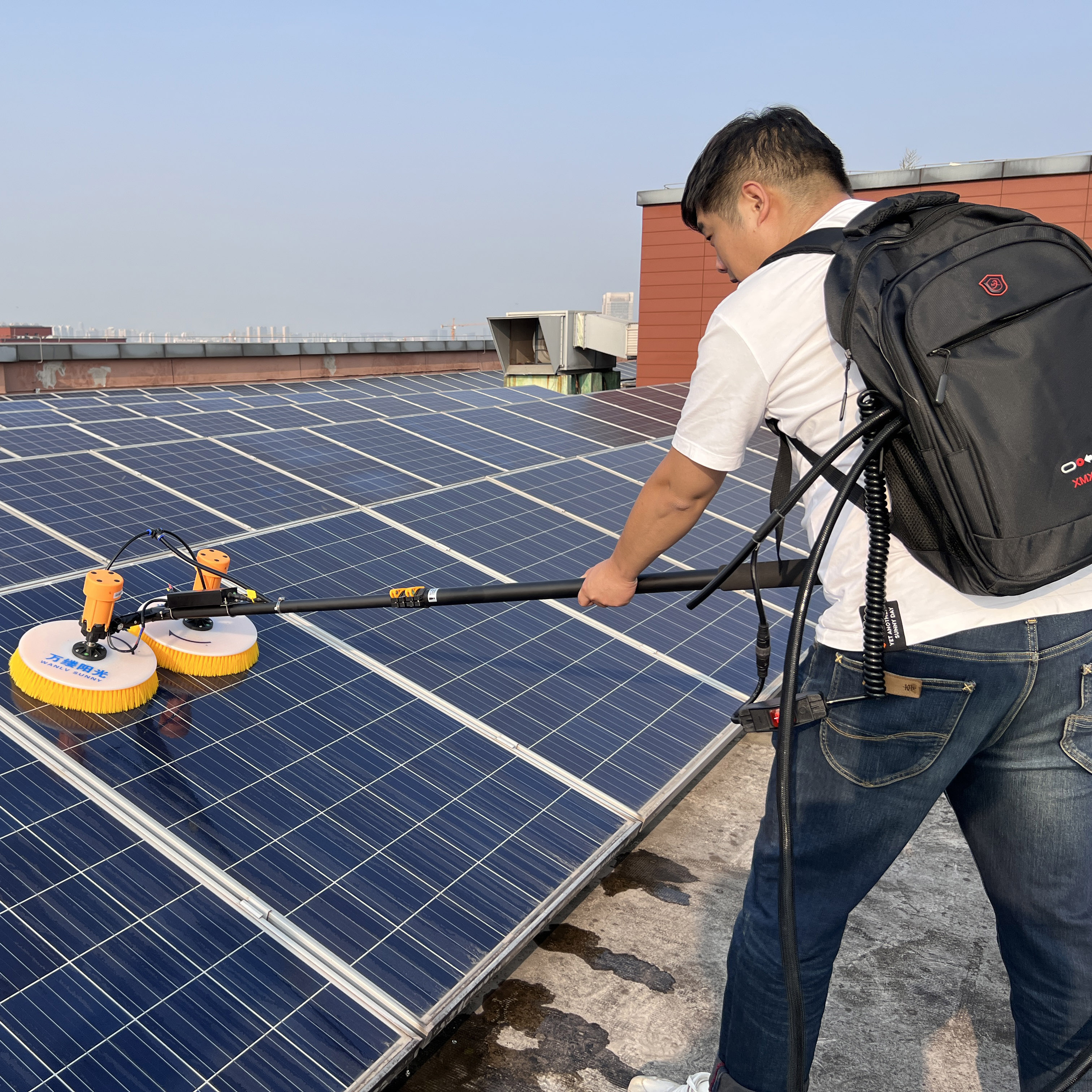 Portable Lithium Battery Double-Head Rotating Brush for Photovoltaic Cleaning