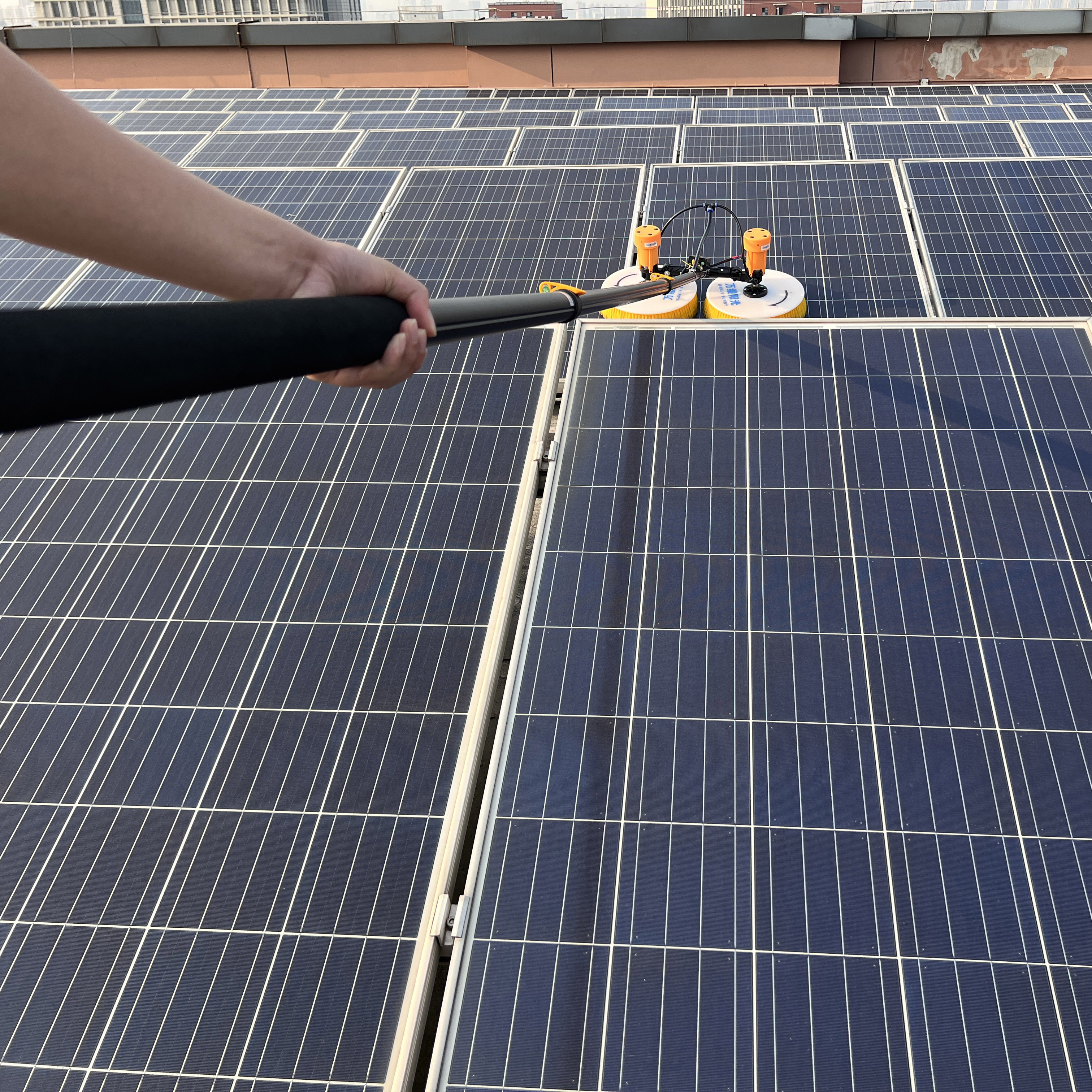 Portable Lithium Battery Double-Head Rotating Brush for Photovoltaic Cleaning