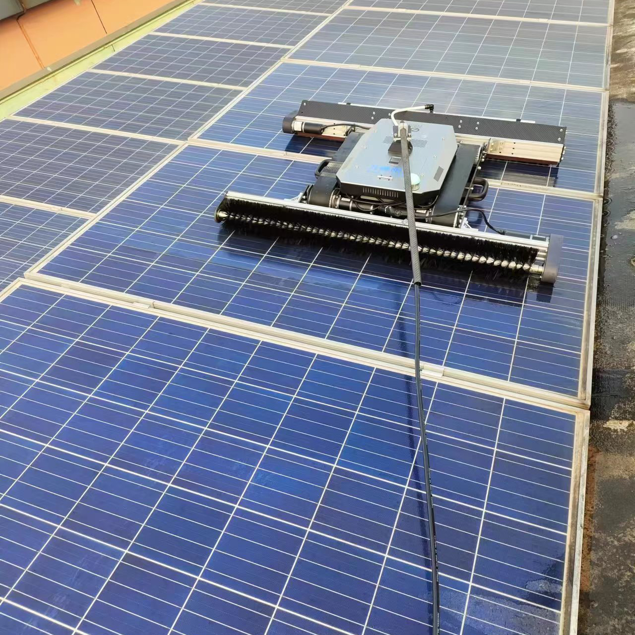 WLS-72Z: Your Local Solution for Advanced Solar Panel Cleaning System