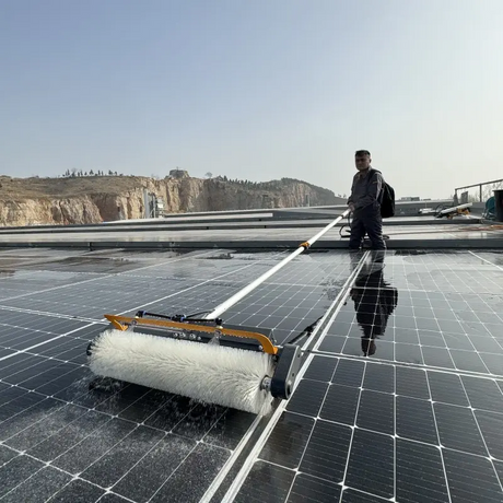 Rolling Brush Photovoltaic Cleaning Machine.png