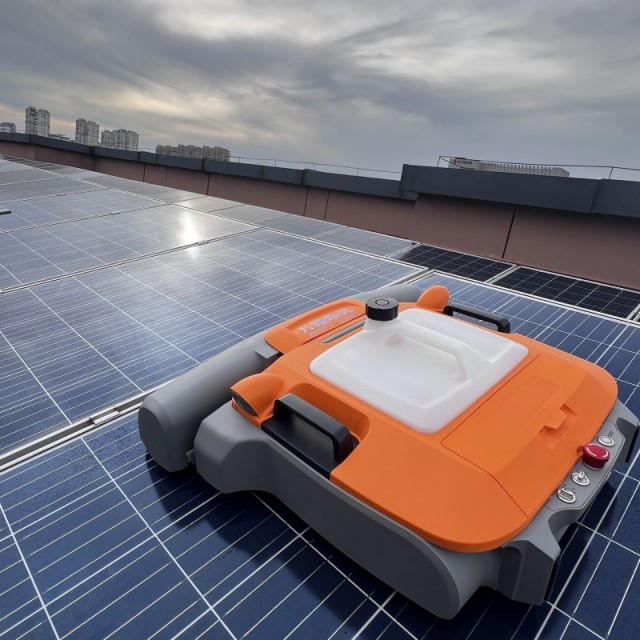 WLS-73Z: The Next Generation Photovoltaic Cleaning Robot for Efficient and Smart Panel MaintenanceT