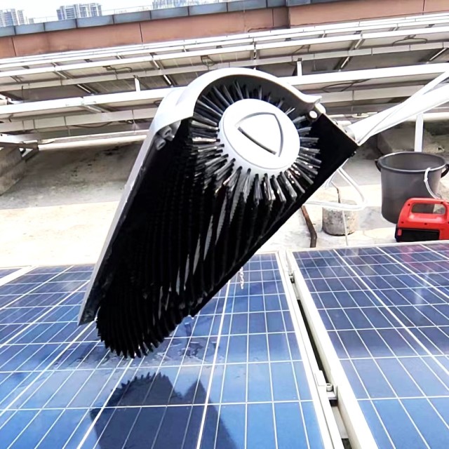 Black and high rotating speed photanel solar panels cleaning roller brush